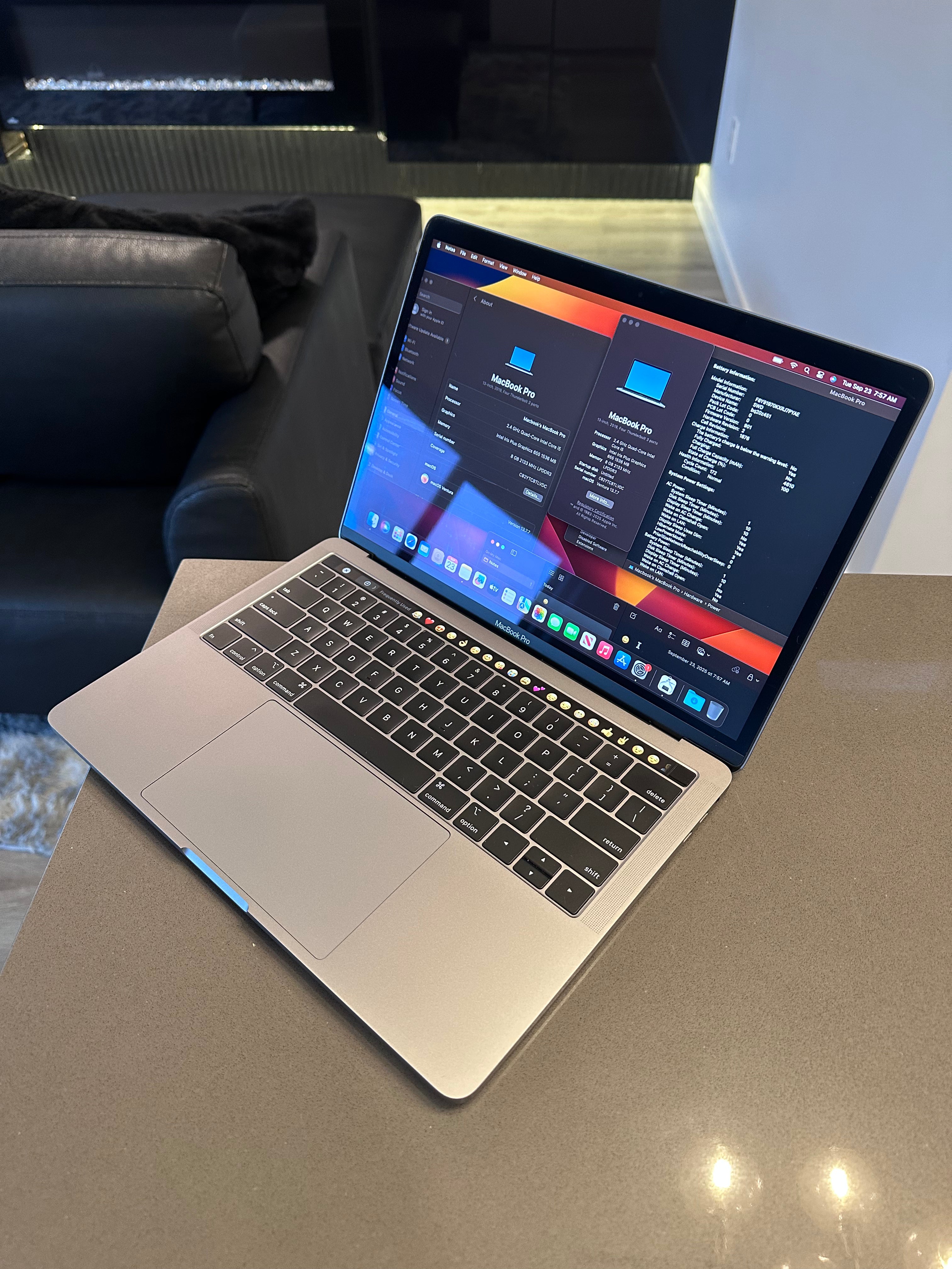 2019 Apple Macbook Pro 13.3"/ Touchbar - Intel QUAD Core -Space Grey