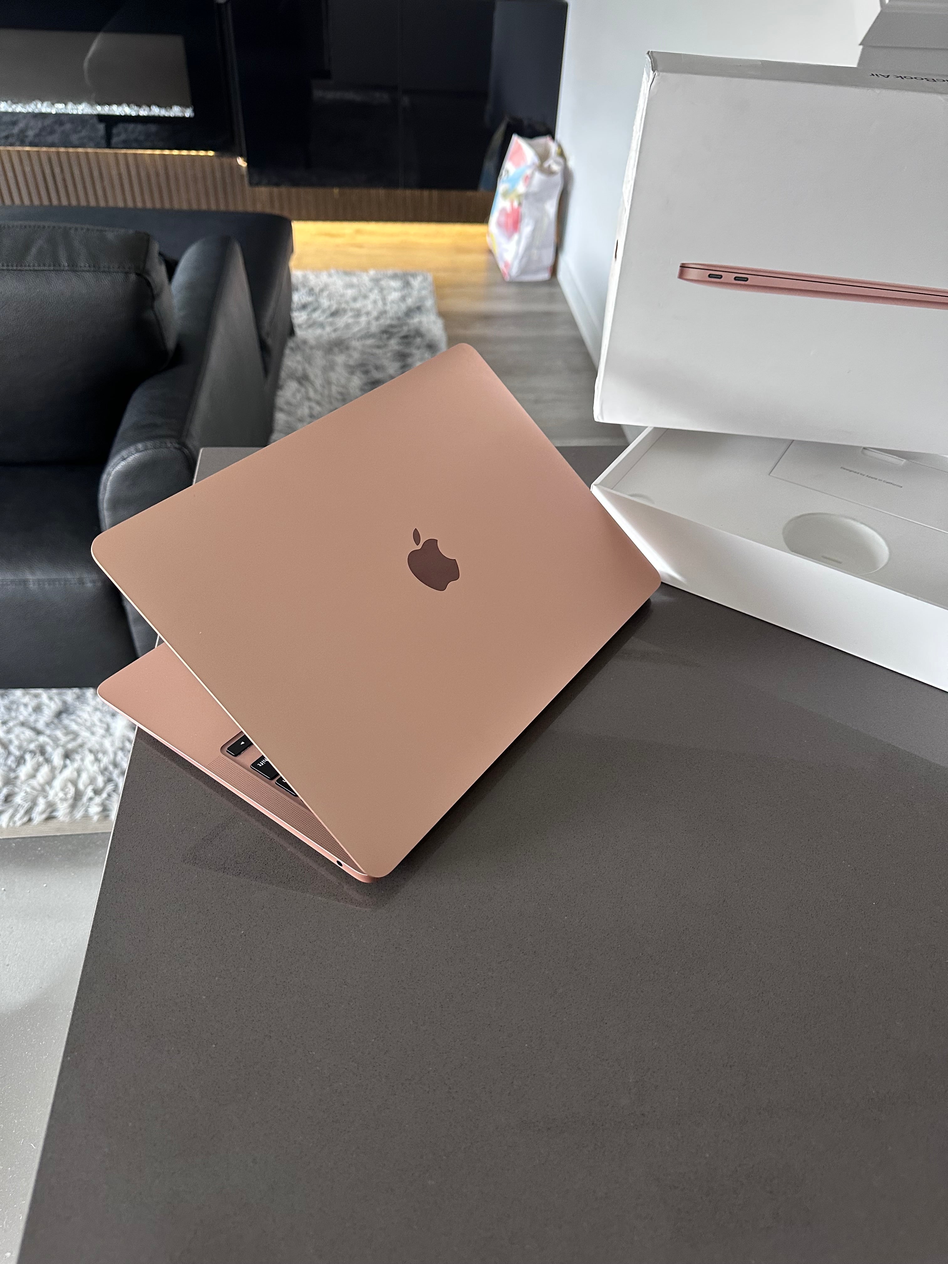 2020 Apple Macbook Air Gold- M1/ 512GB/ 100% Batt macOS Sonoma