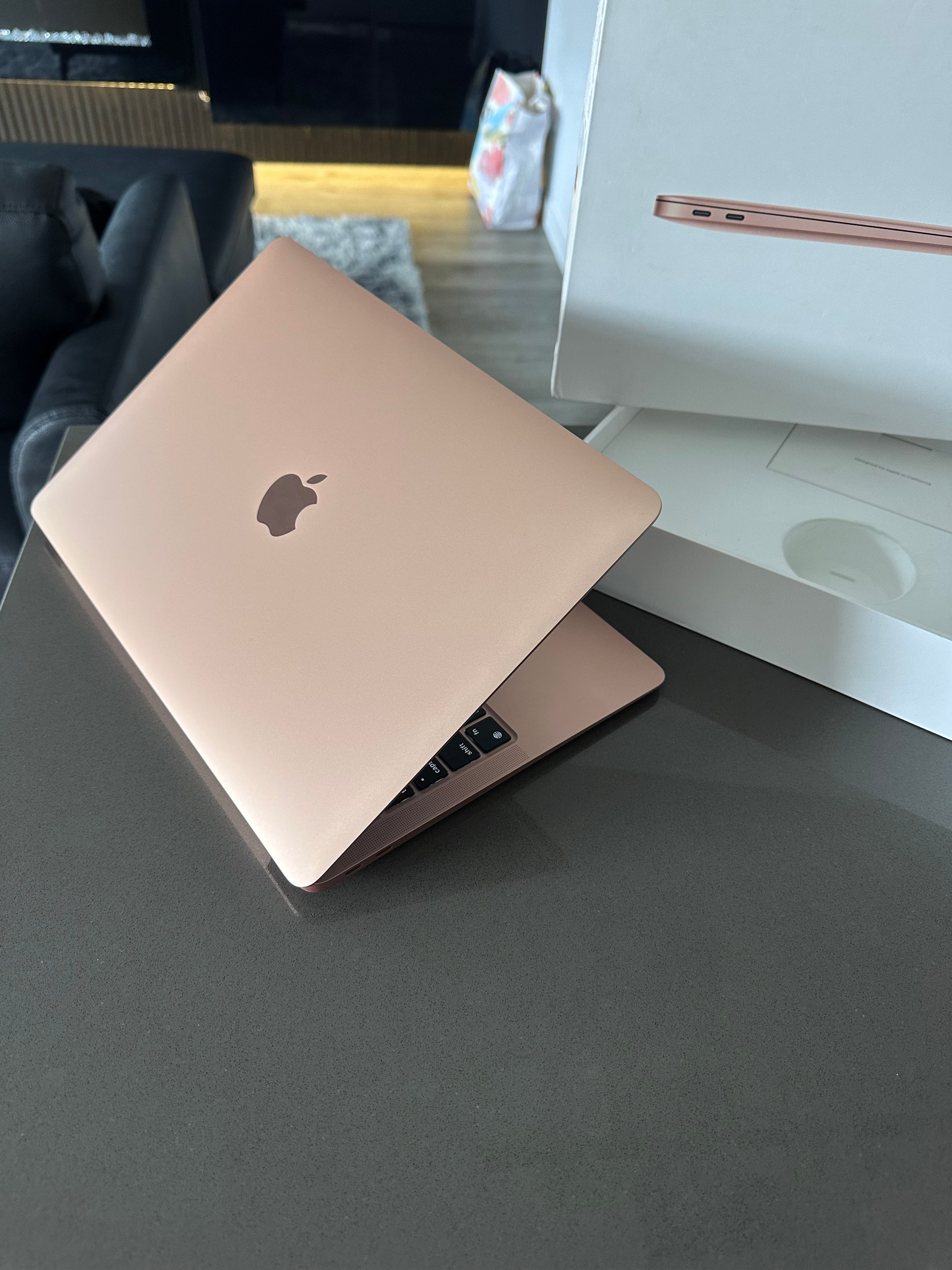 2020 Apple Macbook Air Gold- M1/ 512GB/ 100% Batt macOS Sonoma