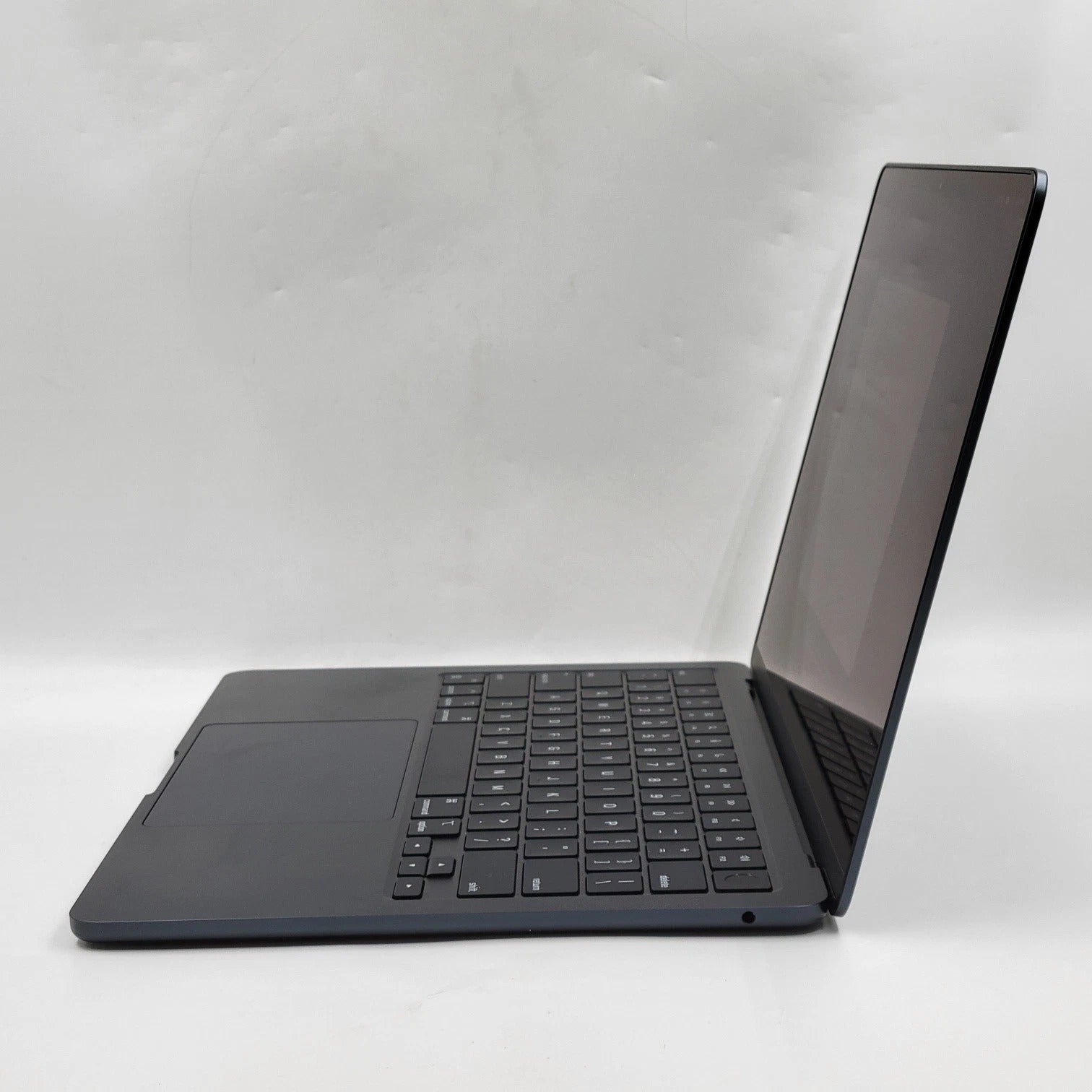 2024 Apple MacBook Air 15" Midnight | M3 - 16GB/256GB | 100% Battery