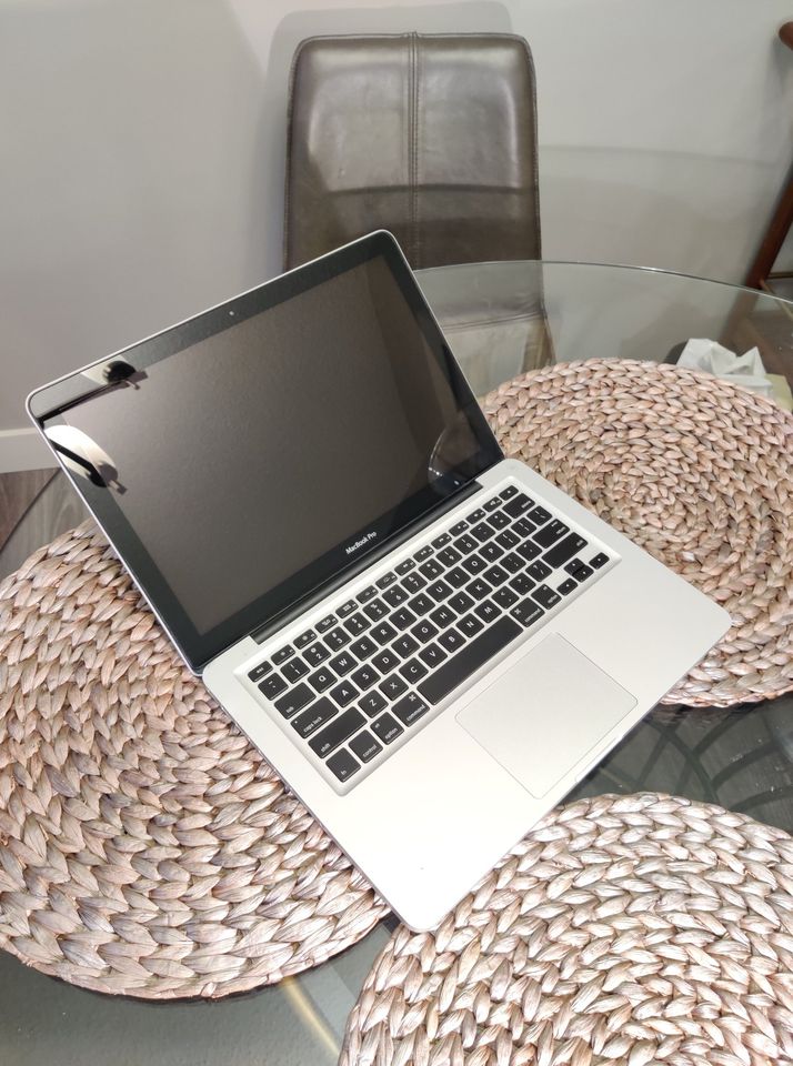 Apple Macbook Pro 13" Late 2011 - Intel Core i5- Backlit Keyboard-Microsoft Office - thelaptopshop.ca