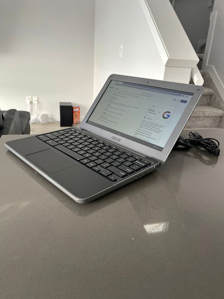 ASUS C202S-Chromebook-/Intel/Spill Proof/Excellent Condition $160 - thelaptopshop.ca