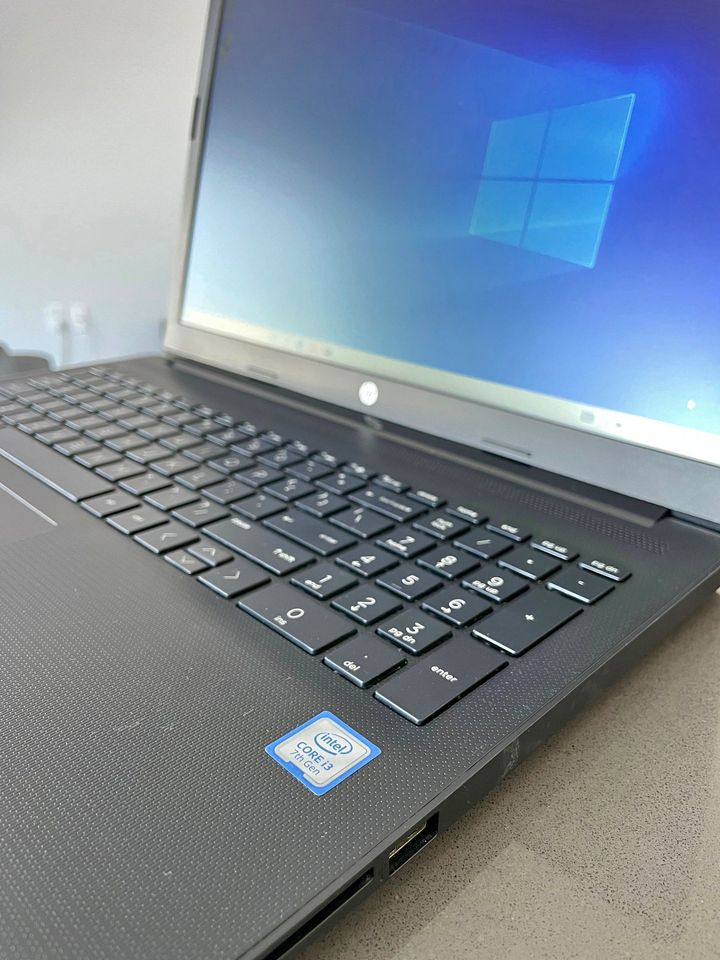 HP Pavilion 15.6" HD Laptop/ Intel Core i3 7th gen/ 1TB/$250 - thelaptopshop.ca