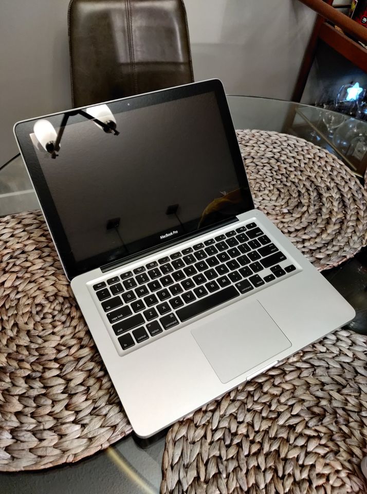 Apple Macbook Pro 13" - Intel Core i5- Backlit Keyboard-Microsoft Office - thelaptopshop.ca