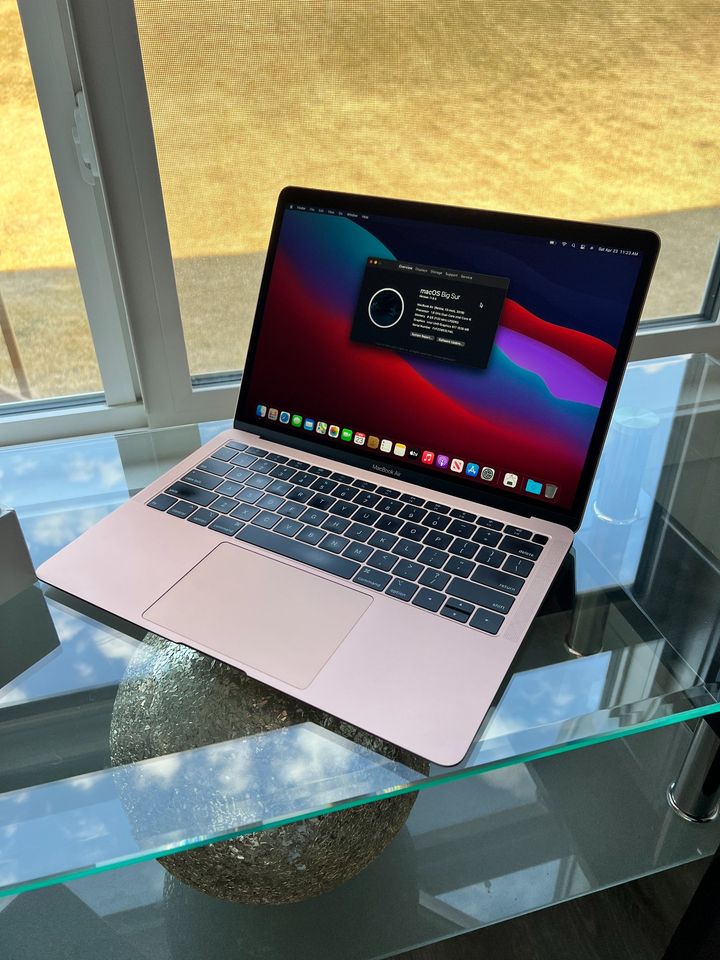 2019 Apple Macbook Retina 13" Rose Gold- Core i5 -Touch ID- 10/10 - thelaptopshop.ca