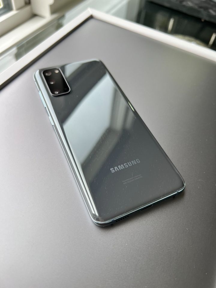 Samsung S20 5G - Cosmic Grey - 128GB - UNLOCKED - thelaptopshop.ca