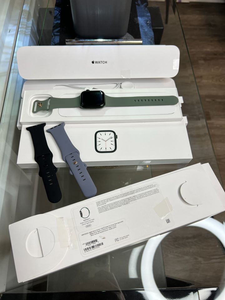 Apple Watch Series 7 (GPS) 45mm Green Aluminum Case + 3 Bands+ WARRANTY - thelaptopshop.ca