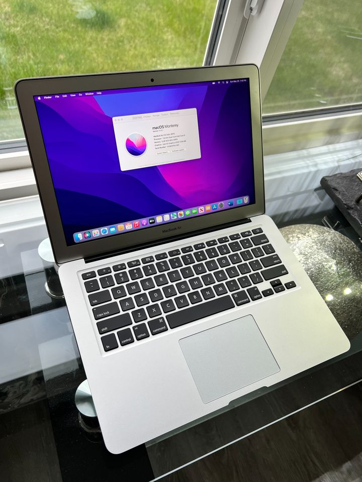 2017 Apple Macbook Air - Intel Core i5 - 8GB RAM- macOS Monterey - thelaptopshop.ca