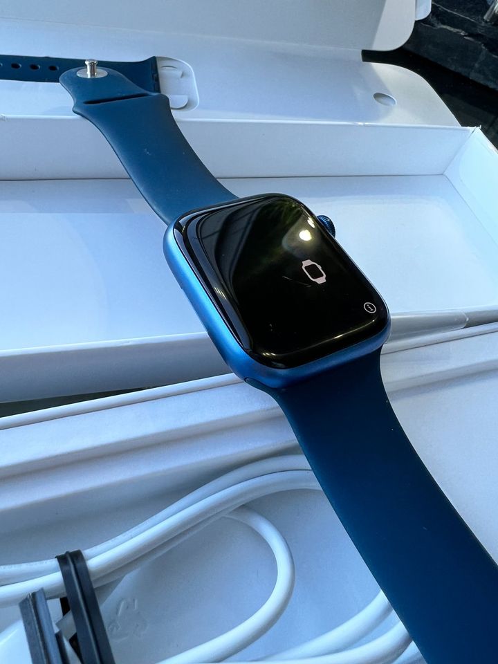 Apple Watch Series 7 (GPS) 45mm Blue Aluminum +WARRANTY - thelaptopshop.ca