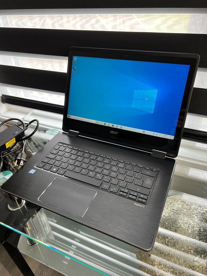 Acer R5 Touchscreen - 14" HD - Black Aluminum - SSD - Win 10 - thelaptopshop.ca