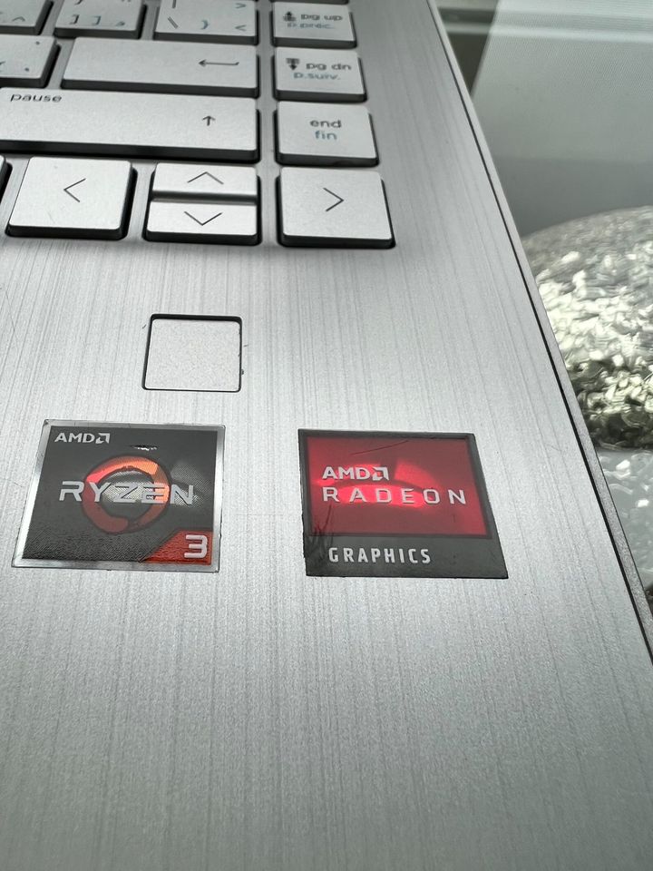 HP 14 FHD Laptop- AMD Ryzen - 512 GB SSD - 8GB Ram - Brushed Aluminum - thelaptopshop.ca