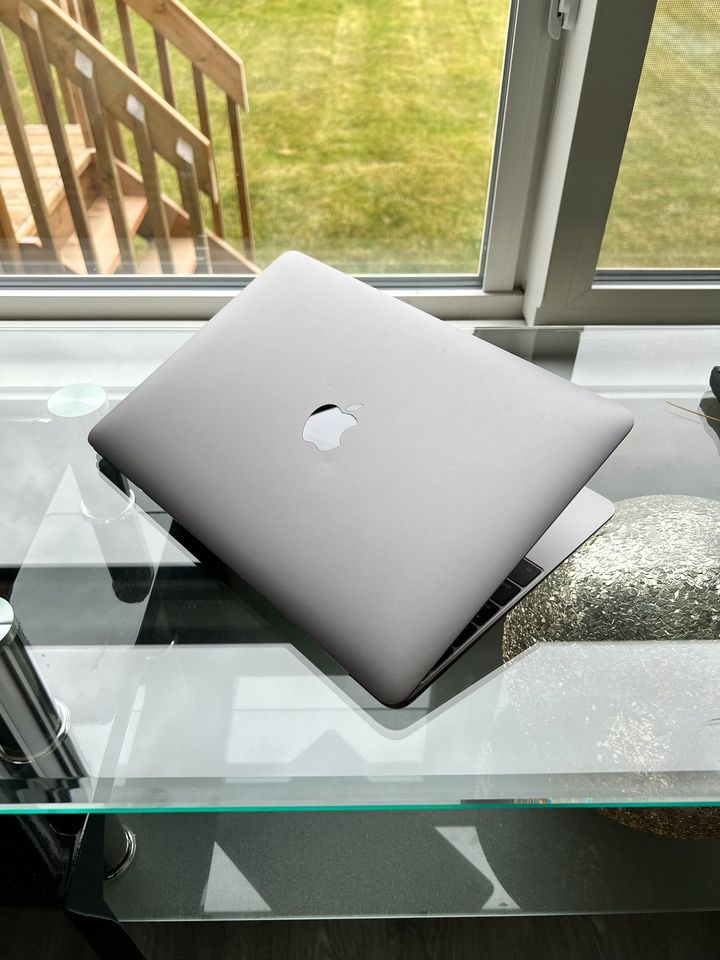 2015 Apple Macbook Retina - 12"- Core M Dual Core- 8 GB Ram - thelaptopshop.ca