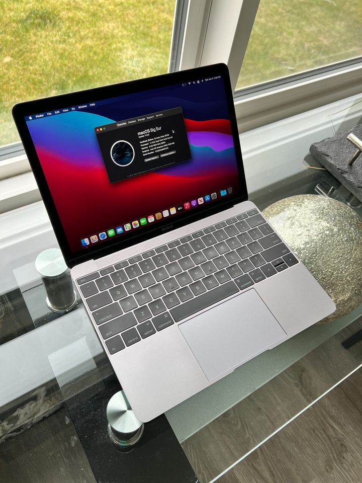 2015 Apple Macbook Retina - 12"- Core M Dual Core- 8 GB Ram - thelaptopshop.ca