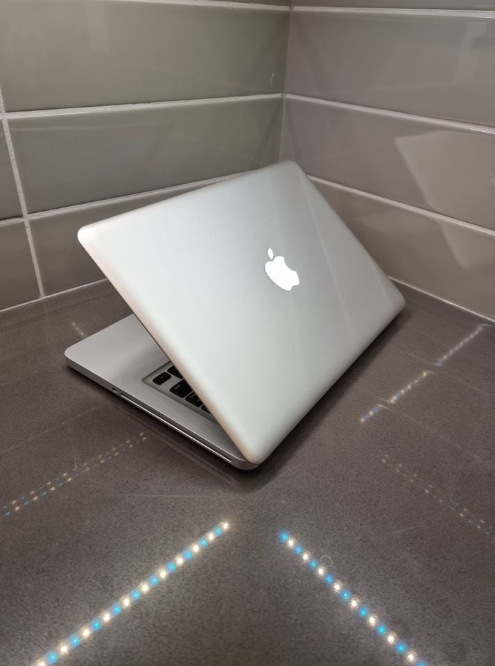 2012 Apple Macbook Pro 13" Intel Core i5 2.5 Ghz - 8 GB RAM- 256GB SSD - thelaptopshop.ca