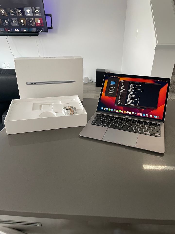2020 Apple Macbook Air - M1- Box - 12 Cycles! - thelaptopshop.ca