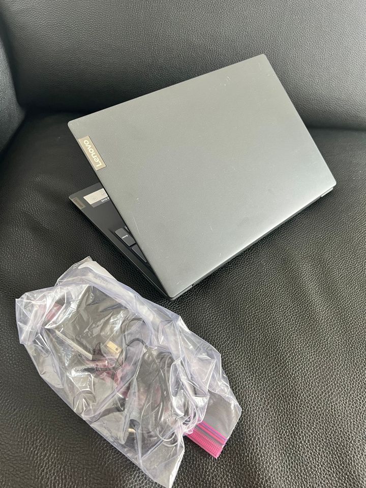 Lenovo IdeaPad S Series - 15.6"- 8GB Ram - 500GB 7200RPM HD - Radeon R4 - thelaptopshop.ca