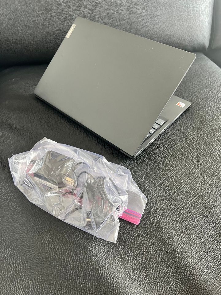 Lenovo IdeaPad S Series - 15.6"- 8GB Ram - 500GB 7200RPM HD - Radeon R4 - thelaptopshop.ca
