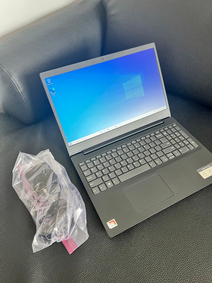 Lenovo IdeaPad S Series - 15.6"- 8GB Ram - 500GB 7200RPM HD - Radeon R4 - thelaptopshop.ca