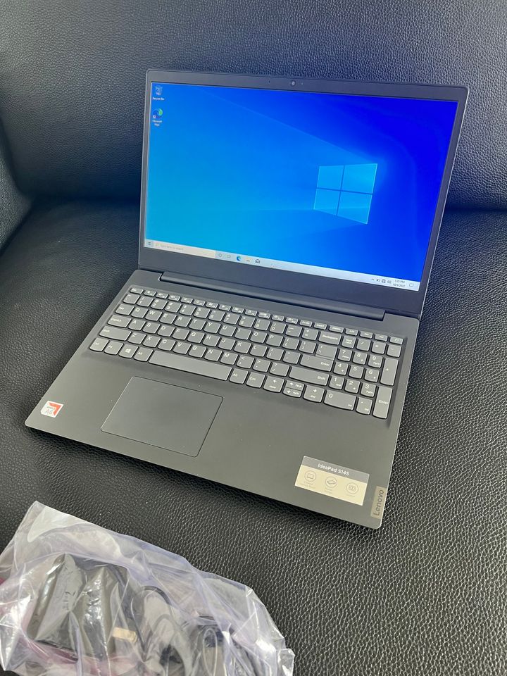 Lenovo IdeaPad S Series - 15.6"- 8GB Ram - 500GB 7200RPM HD - Radeon R4 - thelaptopshop.ca