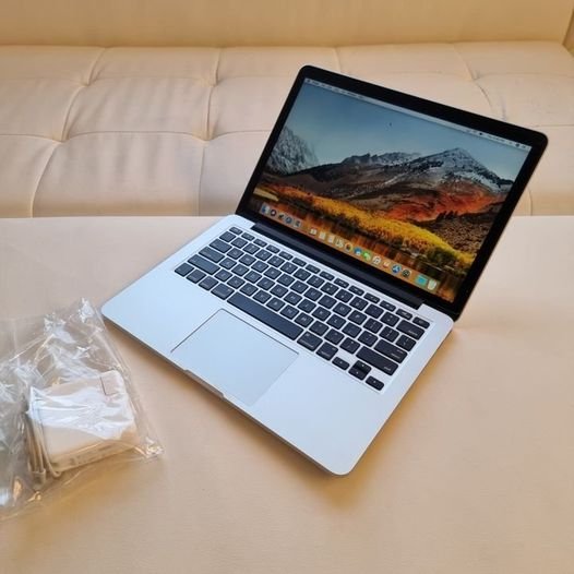 2013 Apple Macbook Pro Retina - Core i5 - 8GB RAM - 256 GB SSD