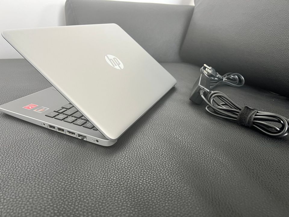 HP Ryzen 3 Laptop - 14" / Radeon VEGA/SSD/8GB Ram/$350 - thelaptopshop.ca