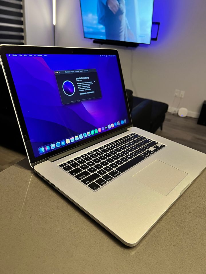 2015 Apple Macbook Pro Retina - 15.4"- Core i7 QUAD/16GB RAM/226 Cycles - thelaptopshop.ca