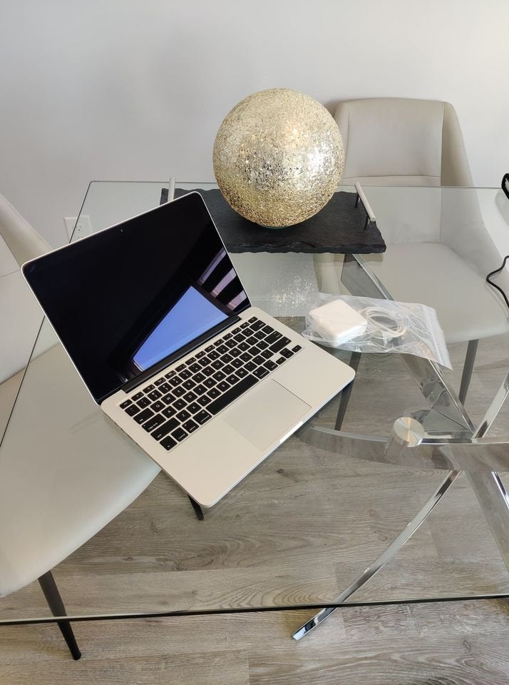 Mid 2014 Apple Macbook Pro 13" Retina - Intel Core i5 2.6 Ghz- 8GB Ram- SSD - thelaptopshop.ca