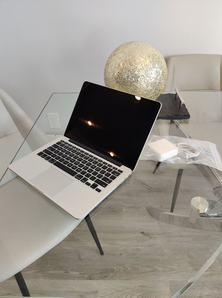 Mid 2014 Apple Macbook Pro 13" Retina - Intel Core i5 2.6 Ghz- 8GB Ram- SSD - thelaptopshop.ca