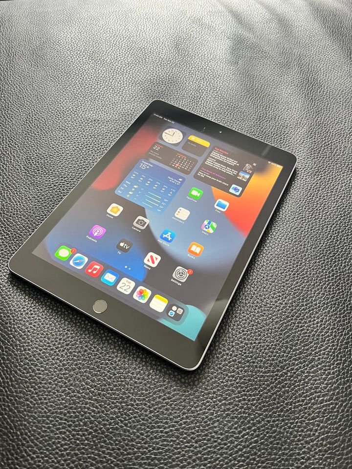iPad 9.7" 6th Gen - 32 GB - 10/10 Condition. - thelaptopshop.ca