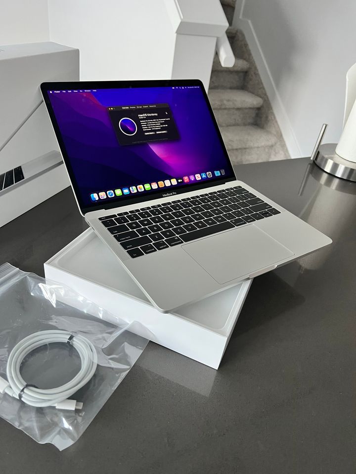 2017 Apple Macbook Pro /13.3"/Core i5/ONLY 2 Cycles *NEW* Free Ventura - thelaptopshop.ca