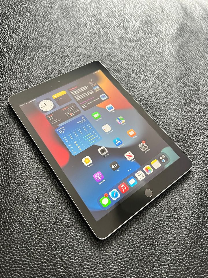 iPad 9.7" 6th Gen - 32 GB - 10/10 Condition. - thelaptopshop.ca