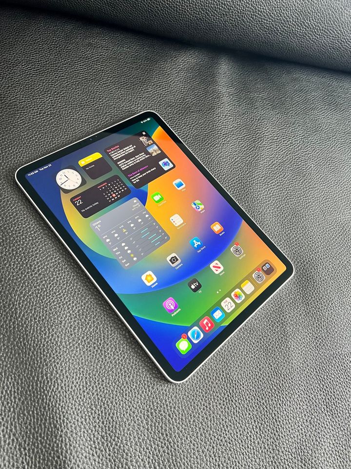 iPad Pro 11" - 64 GB - 10/10 Condition - thelaptopshop.ca