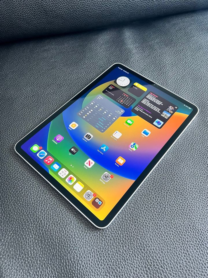 iPad Pro 11" - 64 GB - 10/10 Condition - thelaptopshop.ca