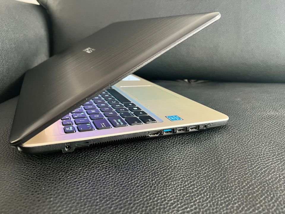 ASUS Vivobook Laptop - Intel Silver QUAD Core - Sonicmaster Speaker - Chocolate Black - thelaptopshop.ca