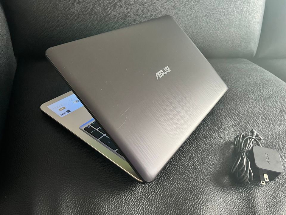 ASUS Vivobook Laptop - Intel Silver QUAD Core - Sonicmaster Speaker - Chocolate Black - thelaptopshop.ca