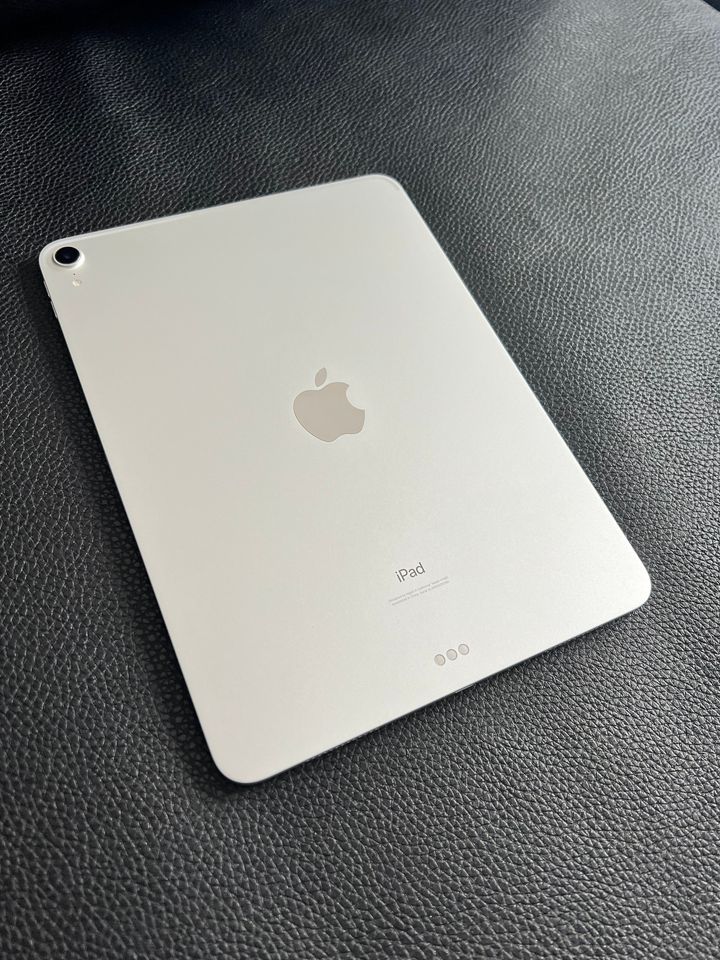 iPad Pro 11" - 64 GB - 10/10 Condition - thelaptopshop.ca
