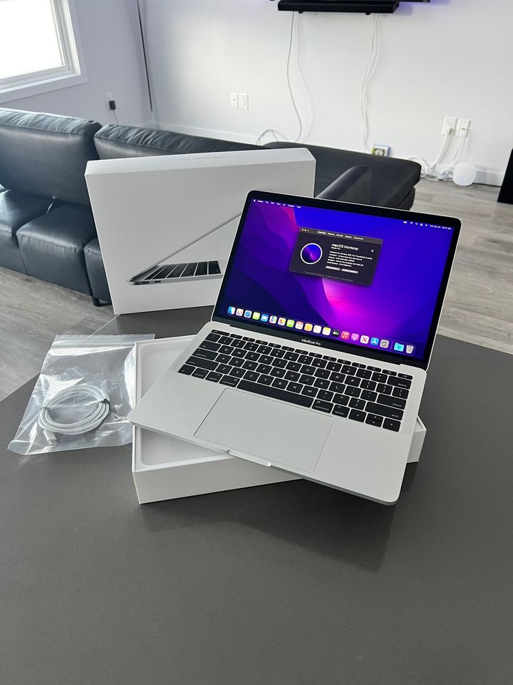 2017 Apple Macbook Pro /13.3"/Core i5/ONLY 2 Cycles *NEW* Free Ventura - thelaptopshop.ca