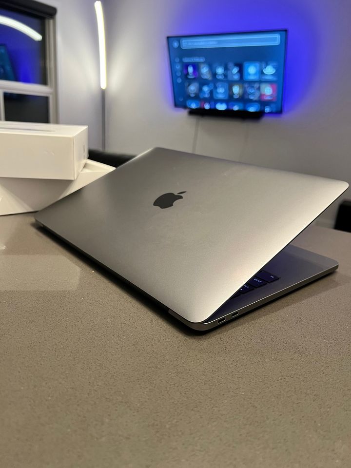 2017 Apple Macbook Pro Space Grey/13.3"/Core i5/145 Cycles/macOS Ventura - thelaptopshop.ca