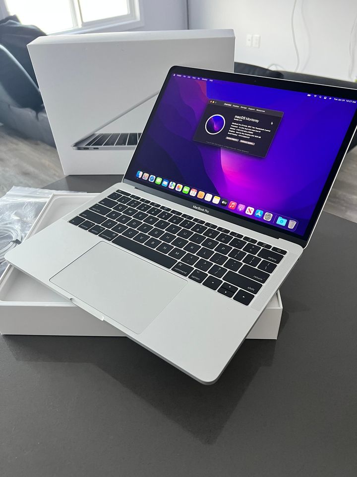 2017 Apple Macbook Pro /13.3"/Core i5/ONLY 2 Cycles *NEW* Free Ventura - thelaptopshop.ca