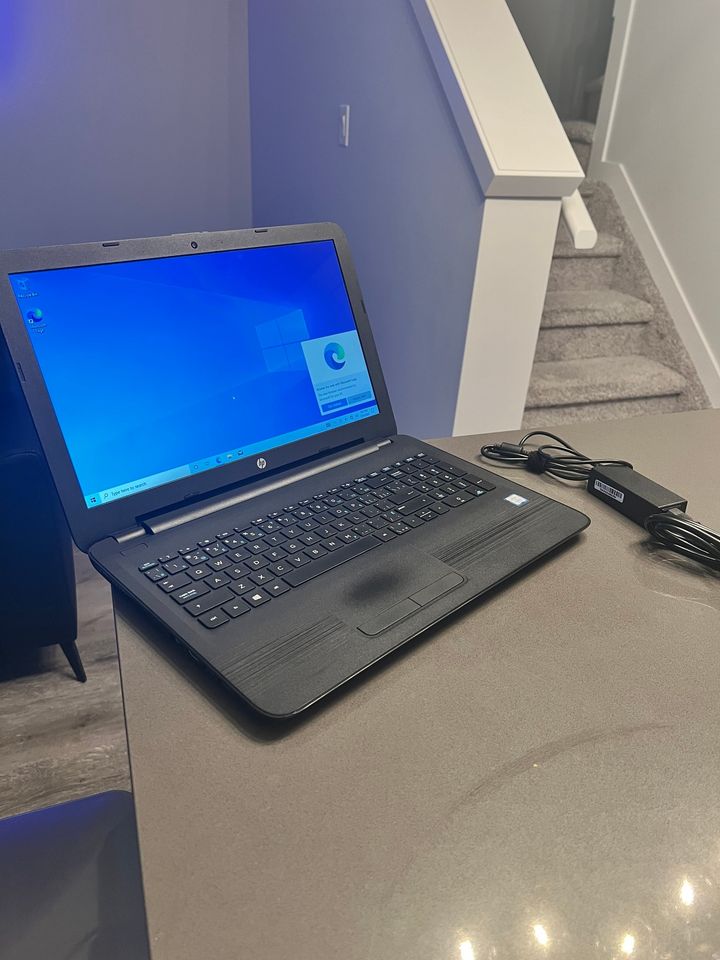 HP Pavilion 15.6" HD Laptop Intel i5 7th Gen/ 1TB/8GB RAM/Intel HD 620 - thelaptopshop.ca