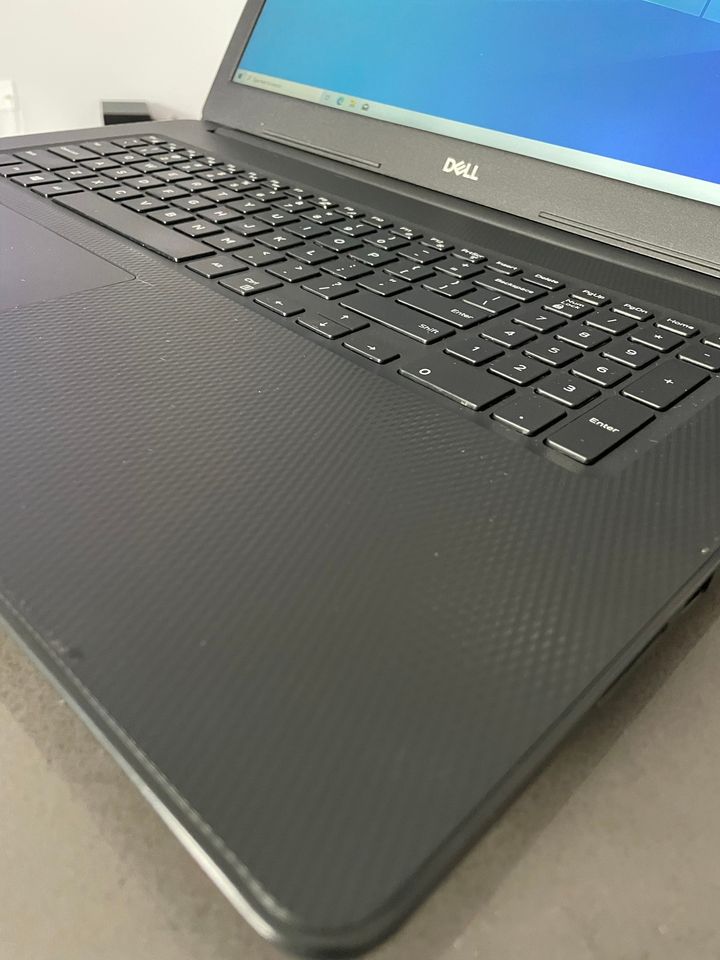 Dell 17.3" HD-QUAD Core i5 10th Gen/8GB RAM-1 TB/ - thelaptopshop.ca
