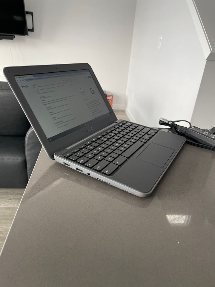 ASUS C202S-Chromebook-/Intel/Spill Proof/Excellent Condition $160 - thelaptopshop.ca