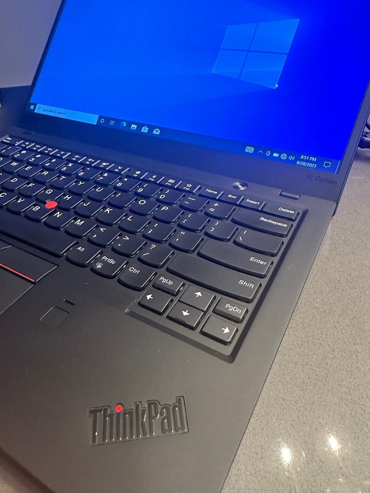 Lenovo ThinkPad X1 Carbon 14" QUAD Core i5 8th Gen 8GB 256GB FHD - thelaptopshop.ca