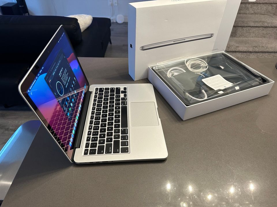 2015 Apple Macbook Pro Retina/Core i5/8GB/BOX - thelaptopshop.ca