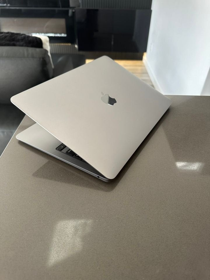 2020 Apple Macbook Air Retina/Space Grey- 256 GB-8 GB-Touch ID