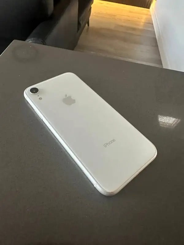 iPhone XR - 64GB - Unlocked - WHITE- $199 -