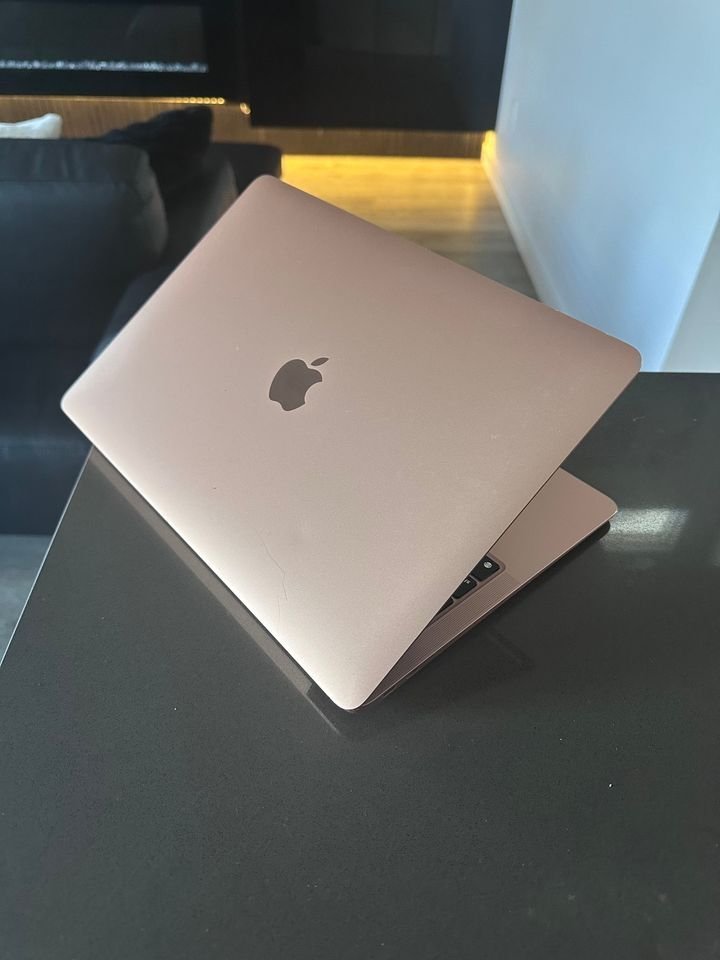 2020 Apple Macbook Air GOLD- M1 3.2 Ghz-&nbsp;