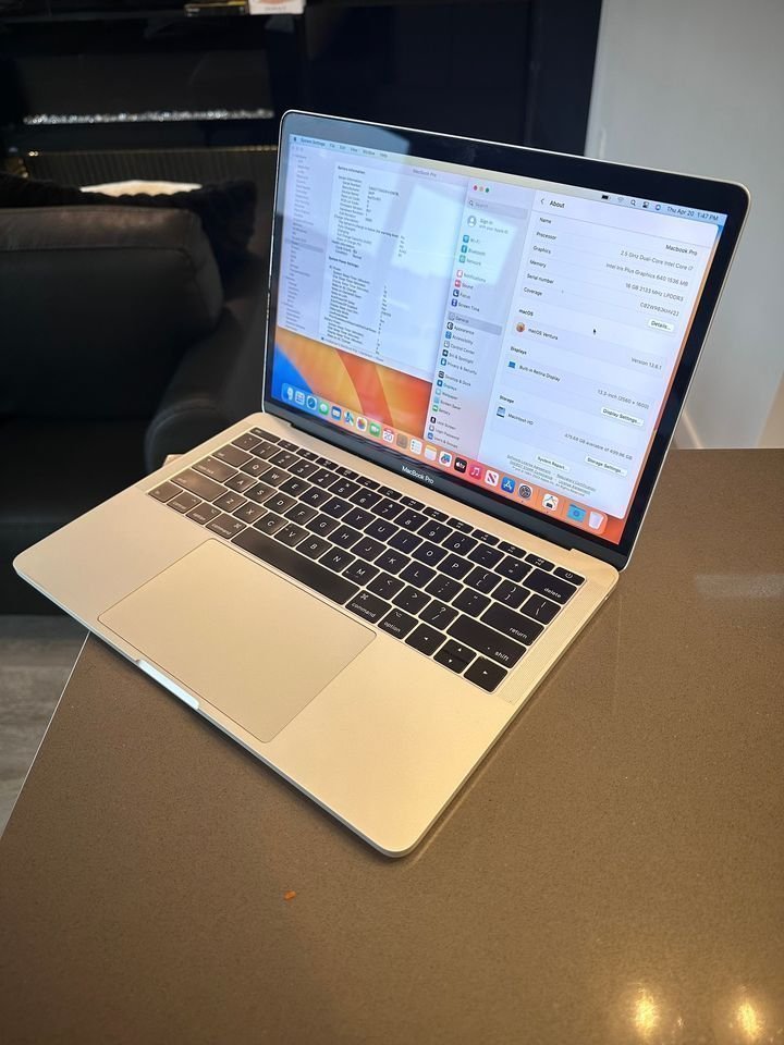 2017 Apple Macbook Pro Core i7/16 GB RAM/512GB/macOS Ventura