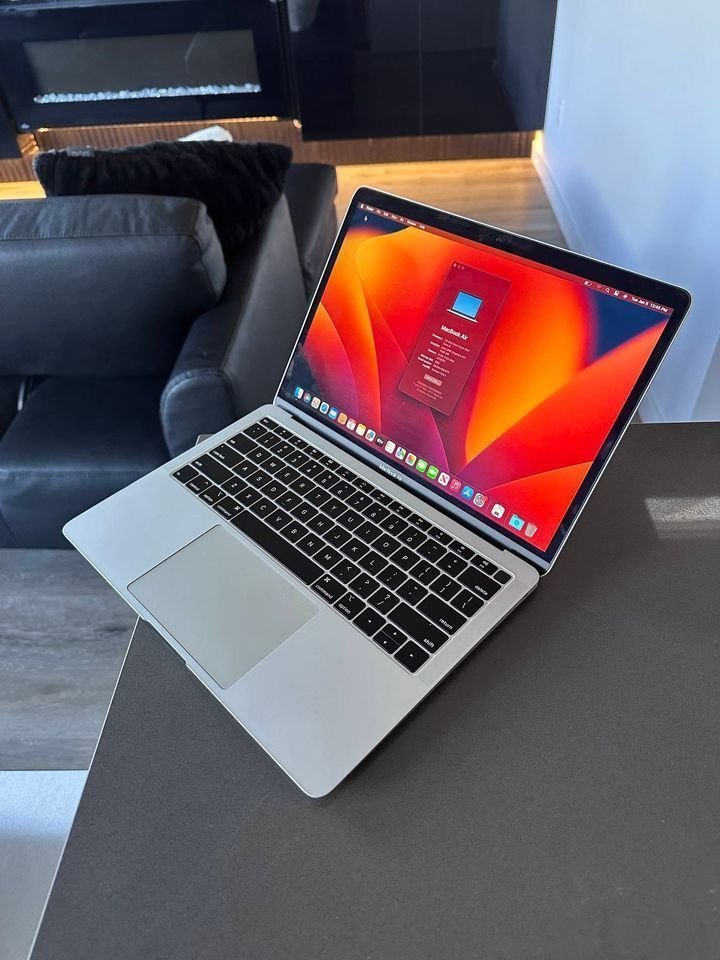 Late 2018 Apple Macbook Air /13.3"/Core i5/macOS Ventura