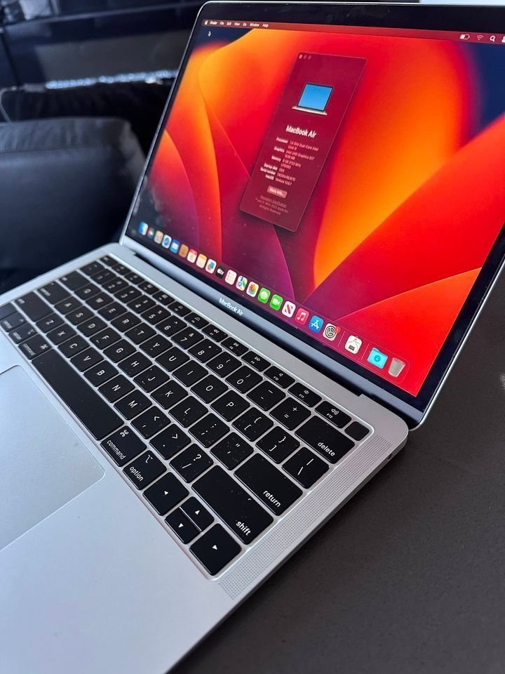 Late 2018 Apple Macbook Air /13.3"/Core i5/macOS Ventura